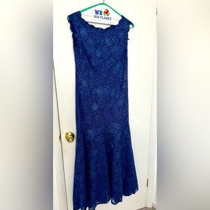 JUST REDUCED **
Rina di Montella Navy Blue Evening Gown. 
Size12